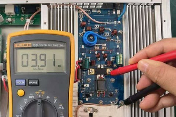 FM transmitter frequency drift warning sign