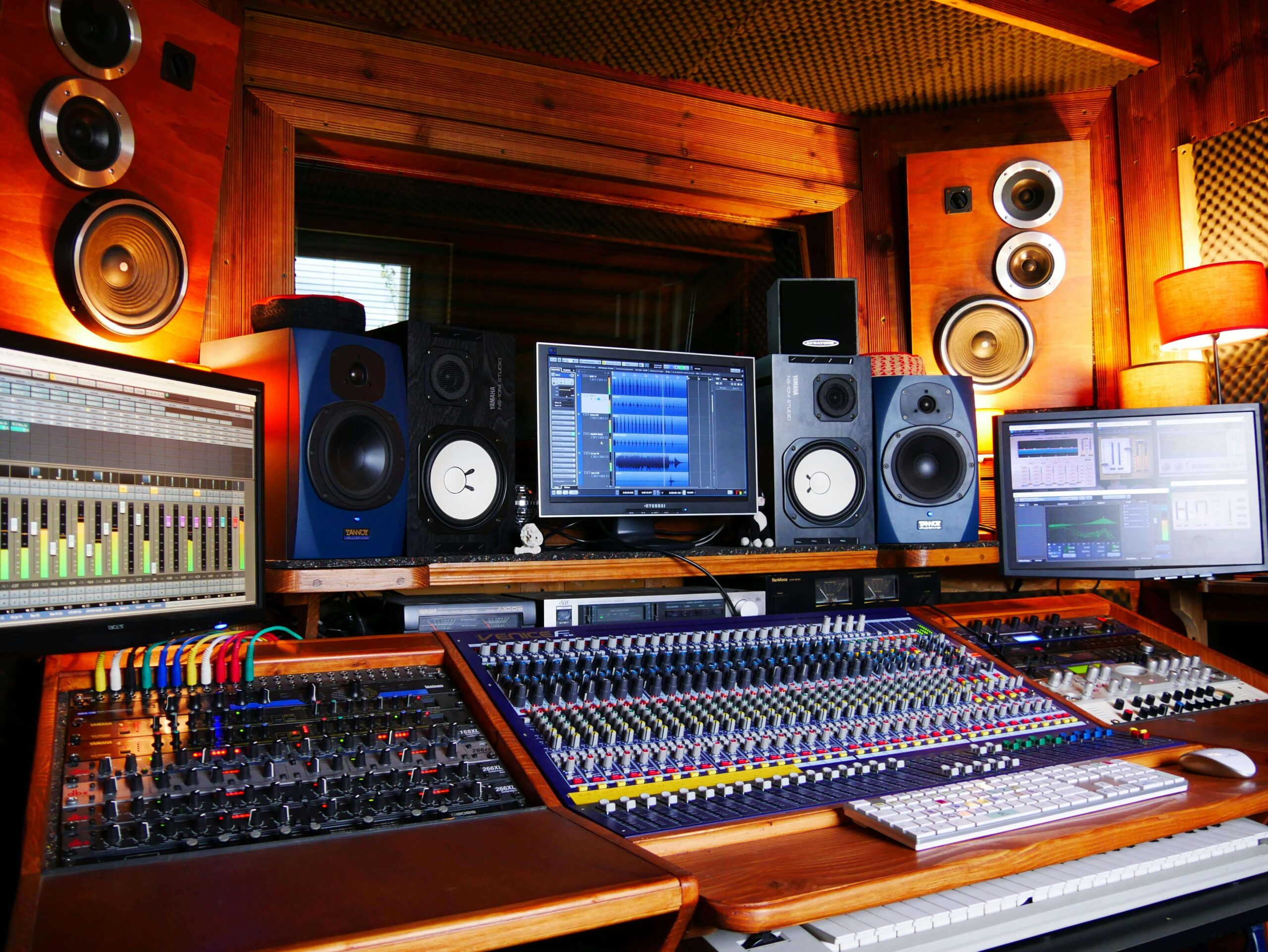 Professional FM transmitter broadcast equipment